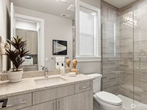 215 8th Avenue W, Kirkland WA 98033