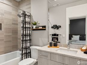 215 8th Avenue W, Kirkland WA 98033