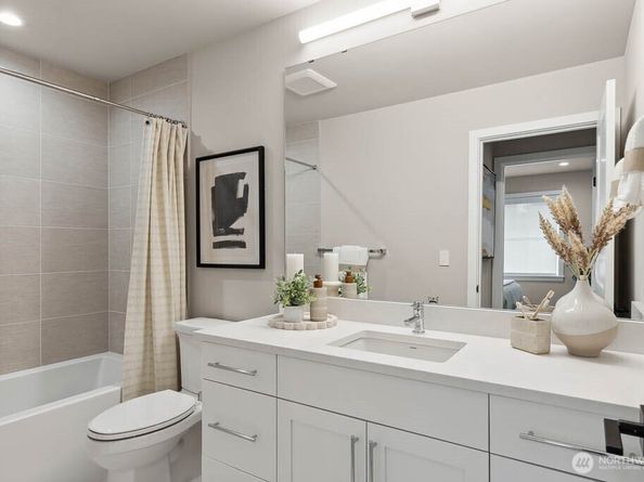 215 8th Avenue W, Kirkland WA 98033