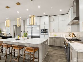 215 8th Avenue W, Kirkland WA 98033