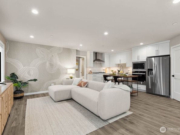 215 8th Avenue W, Kirkland WA 98033