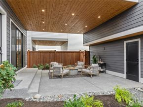 215 8th Avenue W, Kirkland WA 98033