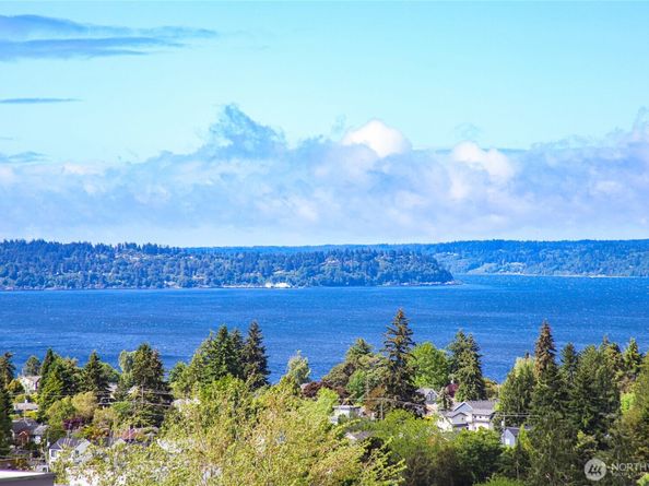 4515 44th Avenue SW A, Seattle WA 98116