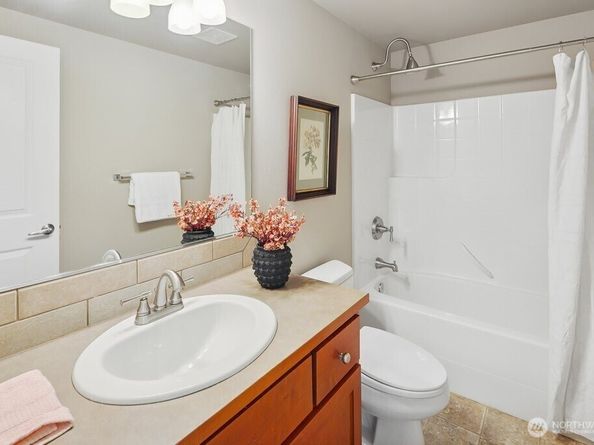 7121 Shinkle Place SW, Seattle WA 98106