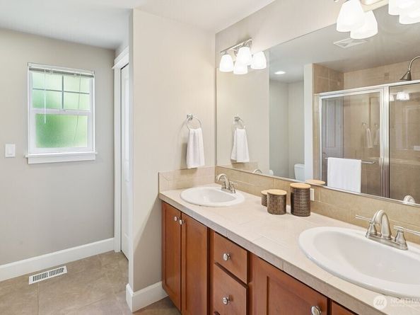 7121 Shinkle Place SW, Seattle WA 98106