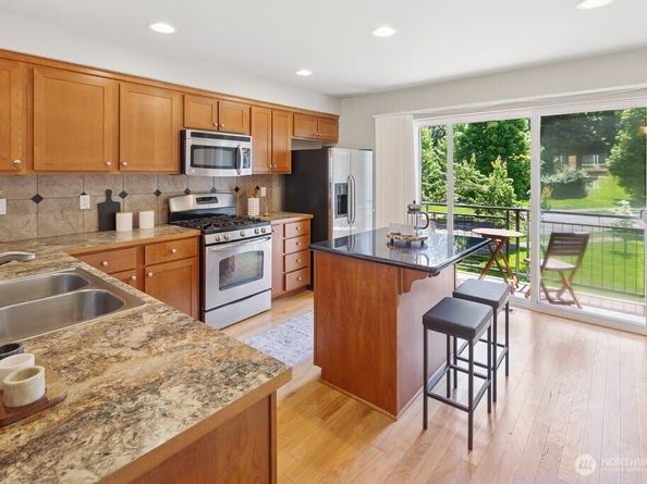 7121 Shinkle Place SW, Seattle WA 98106