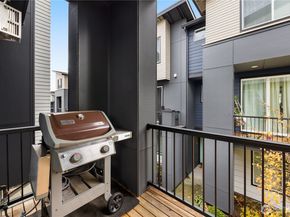 508 237th Street SE E, Bothell WA 98021