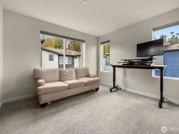 508 237th Street SE E, Bothell WA 98021