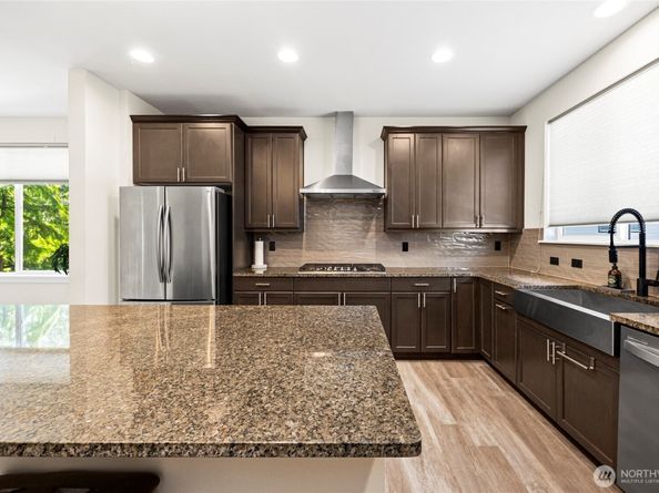 508 237th Street SE E, Bothell WA 98021