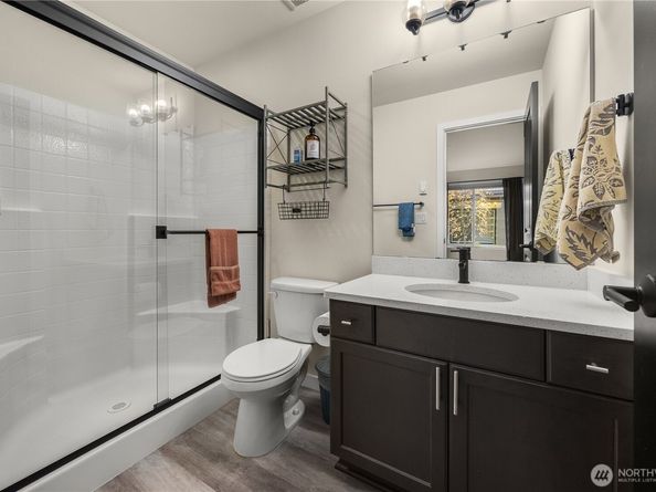 508 237th Street SE E, Bothell WA 98021
