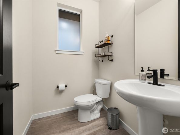 508 237th Street SE E, Bothell WA 98021