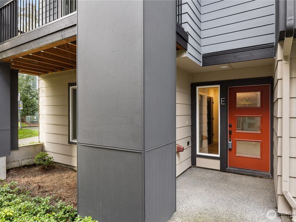 508 237th Street SE E, Bothell WA 98021