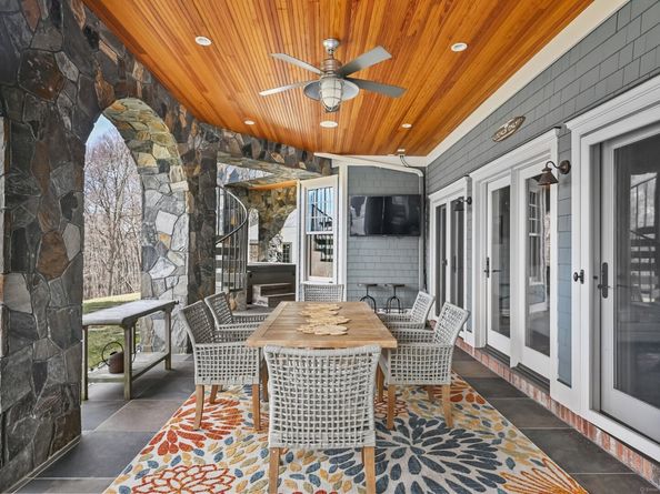 5 Stone Wall Lane, Sherman CT 06784