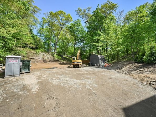 171 & 169 Compo Road S, Westport CT 06880