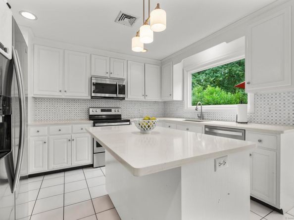 6 Crossbow Lane, Monroe CT 06468