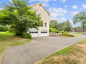 6 Crossbow Lane, Monroe CT 06468