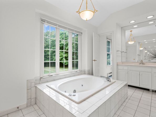 6 Crossbow Lane, Monroe CT 06468