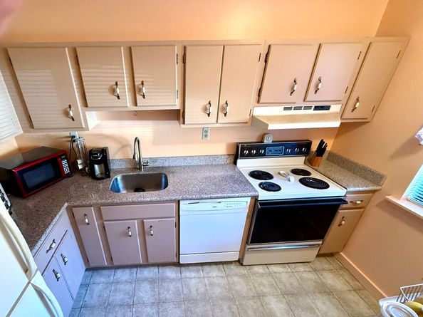 519 Asbury Ridge 519, Shelton CT 06484