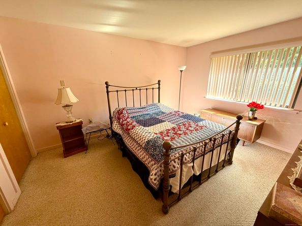 519 Asbury Ridge 519, Shelton CT 06484