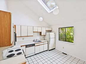 2437 Bedford Street E6, Stamford CT 06905