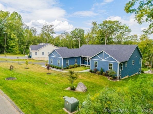 10 Denver Terrace, Danbury CT 06811