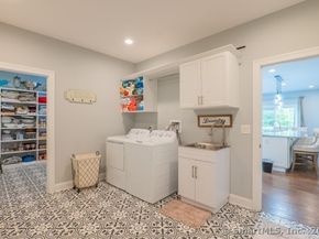 10 Denver Terrace, Danbury CT 06811