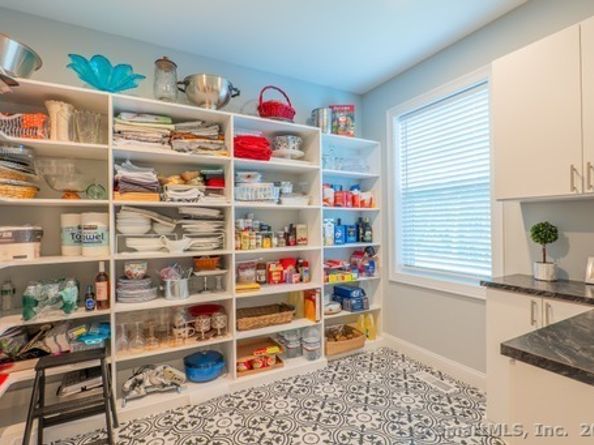 10 Denver Terrace, Danbury CT 06811