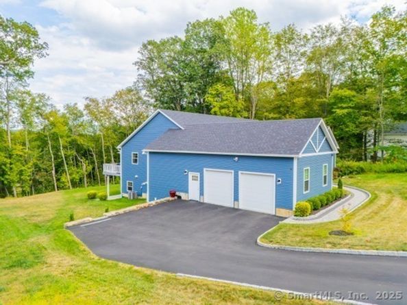 10 Denver Terrace, Danbury CT 06811