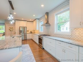 10 Denver Terrace, Danbury CT 06811