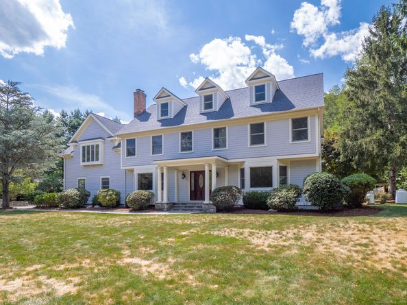 565 Danbury Road, Wilton CT 06897