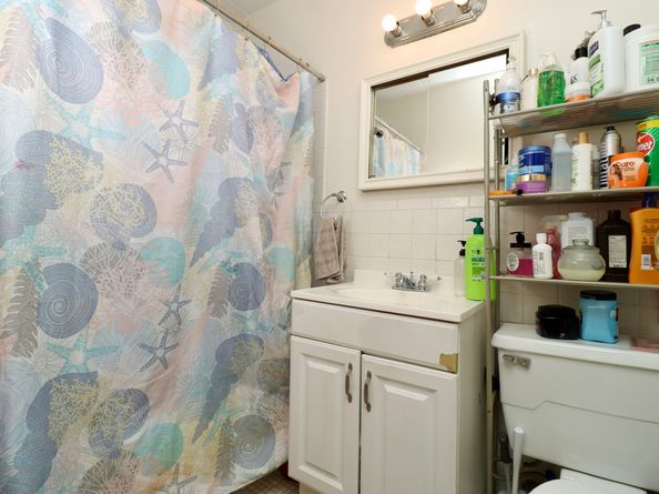 27 Northill Street APT 3A, Stamford CT 06907