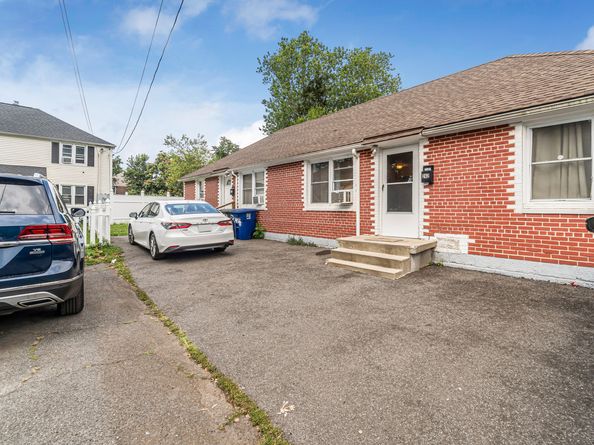 242 Pearl Harbor Street, Bridgeport CT 06610