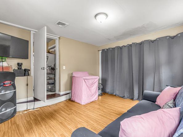 242 Pearl Harbor Street, Bridgeport CT 06610