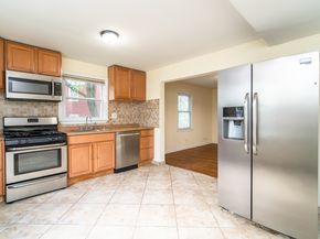 96 Manila Place, Bridgeport CT 06610