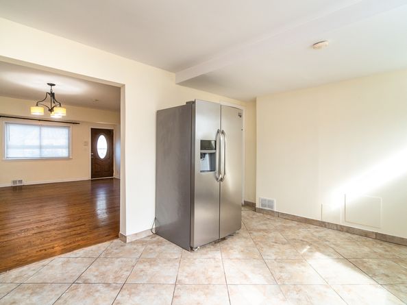 96 Manila Place, Bridgeport CT 06610