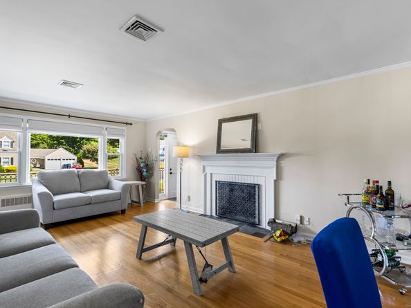 87 Parkway Drive, Trumbull CT 06611