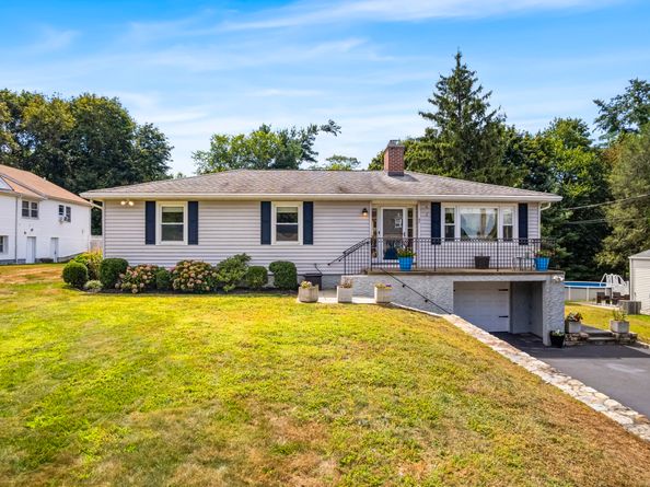 87 Parkway Drive, Trumbull CT 06611
