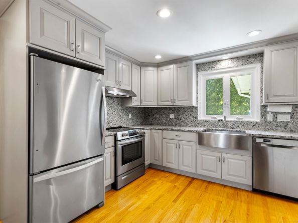 87 Parkway Drive, Trumbull CT 06611
