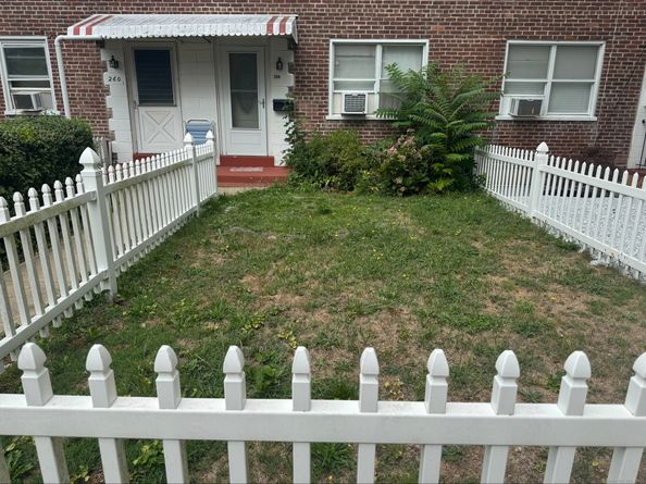 55 Court D 258, Bridgeport CT 06610