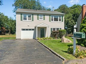 8 Bucciarelli Lane, Norwalk CT 06850