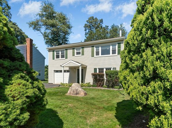 8 Bucciarelli Lane, Norwalk CT 06850