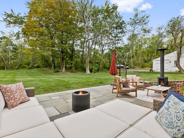 5 Bridgeworth Lane, Sherman CT 06784