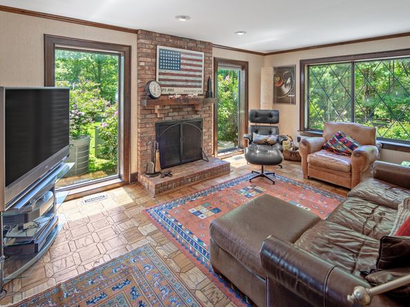 15 Tunxis Trail, Redding CT 06896