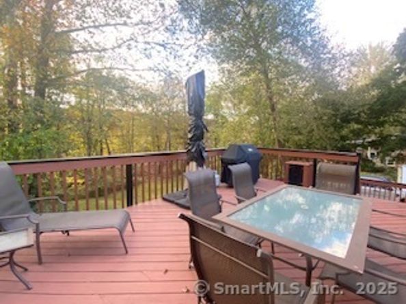 22 Prospect Drive, Brookfield CT 06804