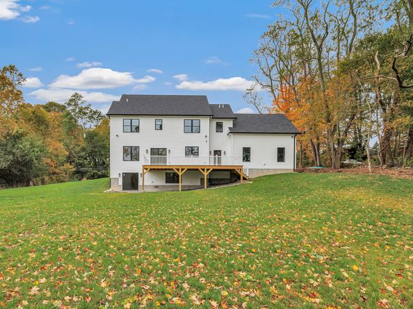 128 Barn Hill Road, Monroe CT 06468
