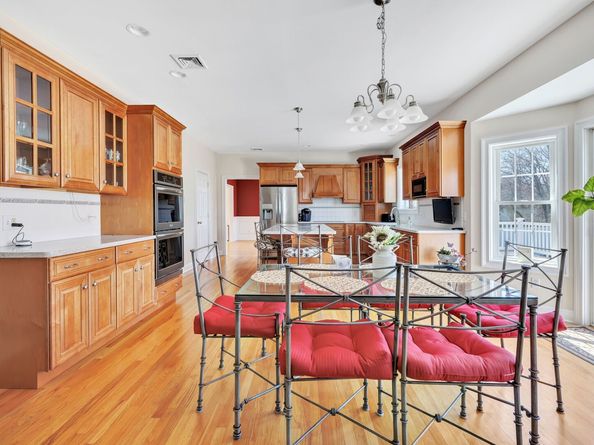 71 Old Dairy Lane, Shelton CT 06484