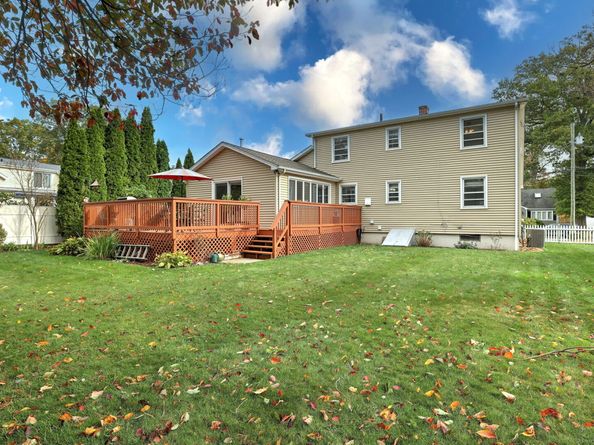 36 Tina Circle, Bridgeport CT 06606