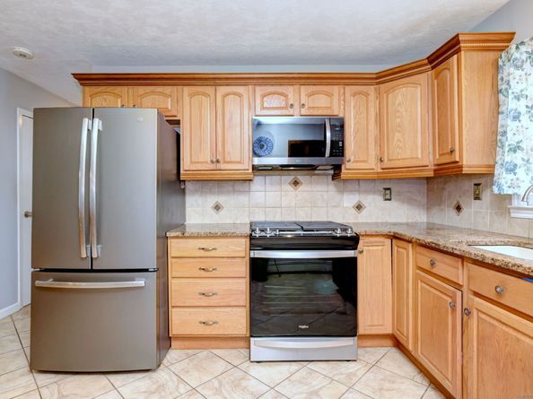 36 Tina Circle, Bridgeport CT 06606