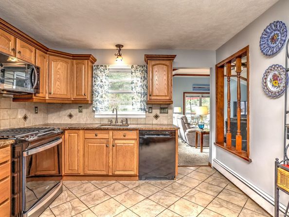 36 Tina Circle, Bridgeport CT 06606