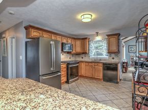 36 Tina Circle, Bridgeport CT 06606